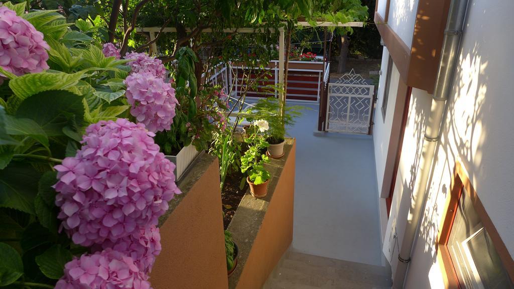 Guest House Kuzmanic Hvar Island Extérieur photo
