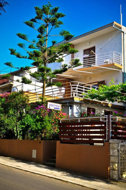 Guest House Kuzmanic Hvar Island Extérieur photo
